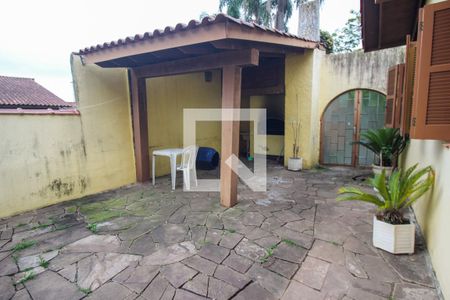 Casa à venda com 318m², 4 quartos e 2 vagas Casa à venda com 318m², 4 quartos e 2 vagasQuintal