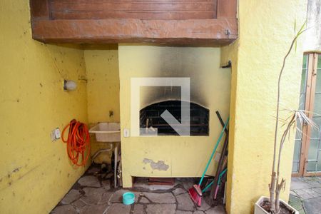 Casa à venda com 318m², 4 quartos e 2 vagas Casa à venda com 318m², 4 quartos e 2 vagasChurrasqueira