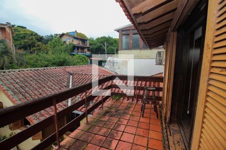 Casa à venda com 318m², 4 quartos e 2 vagas Casa à venda com 318m², 4 quartos e 2 vagasSacada da suíte 2