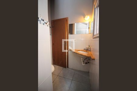 Casa à venda com 318m², 4 quartos e 2 vagas Casa à venda com 318m², 4 quartos e 2 vagasBanheiro Social