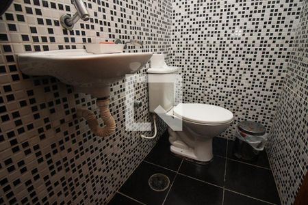 Casa à venda com 318m², 4 quartos e 2 vagas Casa à venda com 318m², 4 quartos e 2 vagasLavabo