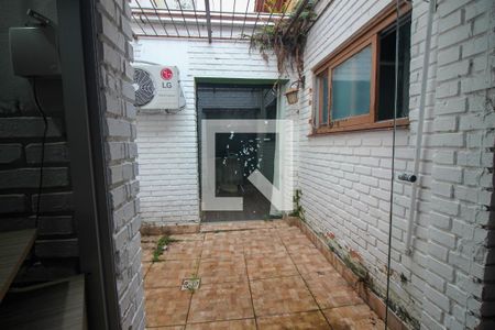 Casa à venda com 318m², 4 quartos e 2 vagas Casa à venda com 318m², 4 quartos e 2 vagasVista do Quarto 1