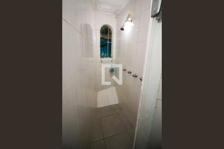 Casa à venda com 318m², 4 quartos e 2 vagas Casa à venda com 318m², 4 quartos e 2 vagasBanheiro da Suíte 1