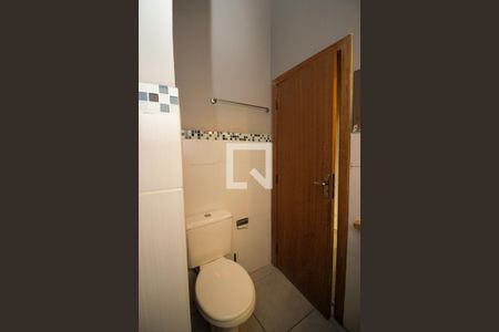 Casa à venda com 318m², 4 quartos e 2 vagas Casa à venda com 318m², 4 quartos e 2 vagasBanheiro Social