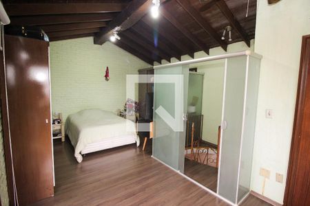 Casa à venda com 318m², 4 quartos e 2 vagas Casa à venda com 318m², 4 quartos e 2 vagasSuíte 2