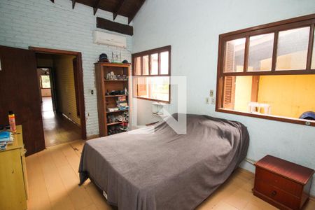 Casa à venda com 318m², 4 quartos e 2 vagas Casa à venda com 318m², 4 quartos e 2 vagasSuíte 1