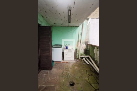 Casa à venda com 318m², 4 quartos e 2 vagas Casa à venda com 318m², 4 quartos e 2 vagasÁrea de Serviço