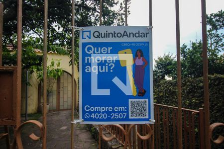 Casa à venda com 318m², 4 quartos e 2 vagas Casa à venda com 318m², 4 quartos e 2 vagasPlaquinha