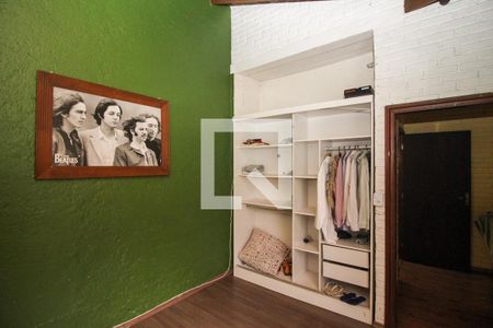 Casa à venda com 318m², 4 quartos e 2 vagas Casa à venda com 318m², 4 quartos e 2 vagasQuarto 2