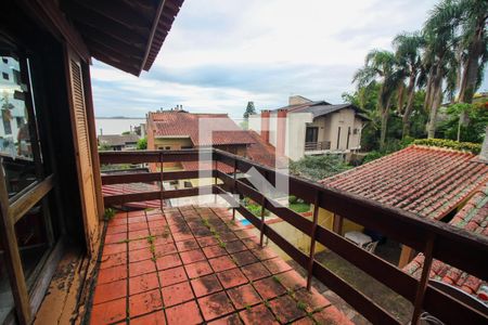 Casa à venda com 318m², 4 quartos e 2 vagas Casa à venda com 318m², 4 quartos e 2 vagasSacada da suíte 2