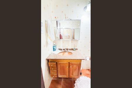 Casa à venda com 165m², 4 quartos e 2 vagasBanheiro