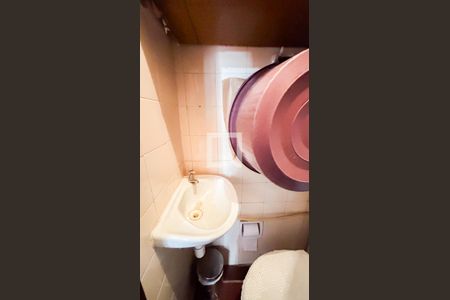 Casa à venda com 165m², 4 quartos e 2 vagasÁrea de Serviço - Banheiro