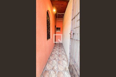 Casa à venda com 165m², 4 quartos e 2 vagasCorredor