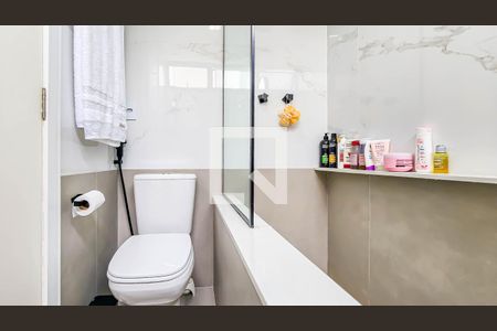 Apartamento à venda com 78m², 3 quartos e 2 vagas Apartamento à venda com 78m², 3 quartos e 2 vagasBanheiro da Suíte