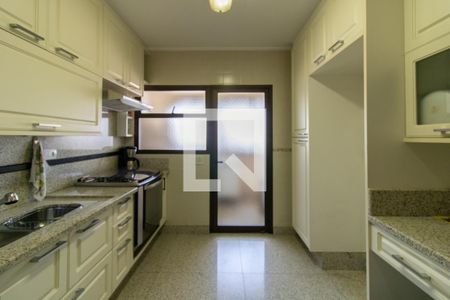 Apartamento à venda com 221m², 4 quartos e 1 vaga Apartamento à venda com 221m², 4 quartos e 1 vagaCozinha