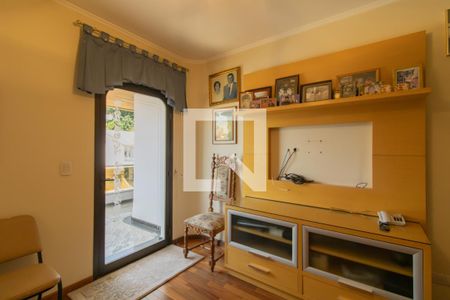 Apartamento à venda com 221m², 4 quartos e 1 vaga Apartamento à venda com 221m², 4 quartos e 1 vagaEscritório