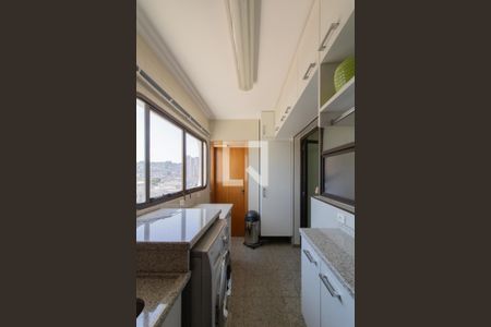 Apartamento à venda com 221m², 4 quartos e 1 vaga Apartamento à venda com 221m², 4 quartos e 1 vagaÁrea de Serviço