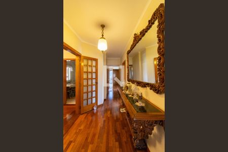 Apartamento à venda com 221m², 4 quartos e 1 vaga Apartamento à venda com 221m², 4 quartos e 1 vagaHall dos Quartos