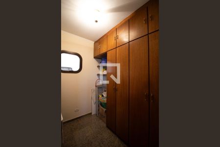 Apartamento à venda com 221m², 4 quartos e 1 vaga Apartamento à venda com 221m², 4 quartos e 1 vagaQuarto de Serviço