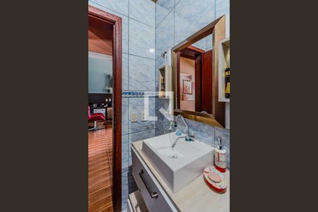 Casa à venda com 880m², 3 quartos e 8 vagas Casa à venda com 880m², 3 quartos e 8 vagasBanheiro 2