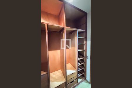 Apartamento à venda com 288m², 2 quartos e 2 vagasCloset Suíte 2