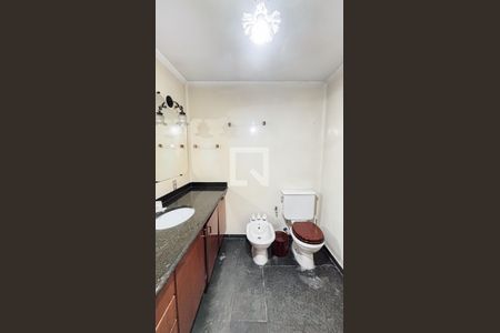 Apartamento à venda com 288m², 2 quartos e 2 vagasBanheiro da Suíte 2