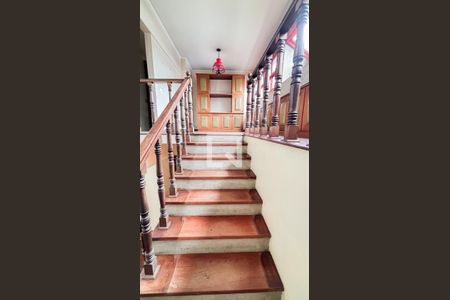 Apartamento à venda com 288m², 2 quartos e 2 vagasEscada