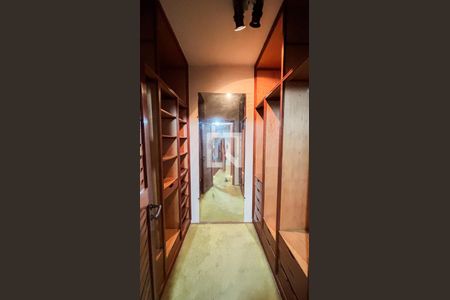 Apartamento à venda com 288m², 2 quartos e 2 vagasCloset Suíte 2