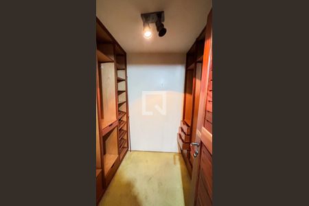 Apartamento à venda com 288m², 2 quartos e 2 vagasCloset Suíte 2