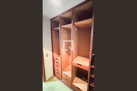 Apartamento à venda com 288m², 2 quartos e 2 vagasCloset Suíte 2