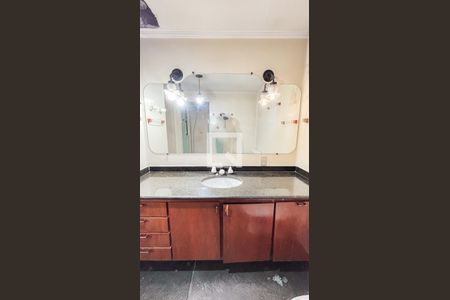 Apartamento à venda com 288m², 2 quartos e 2 vagasBanheiro da Suíte 2