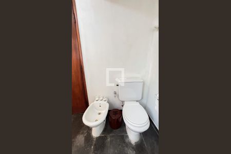 Apartamento à venda com 288m², 2 quartos e 2 vagasBanheiro da Suíte 1