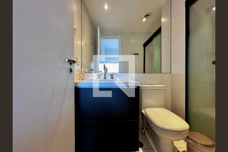 Banheiro de apartamento para alugar com 1 quarto, 33m² em Brooklin, São Paulo