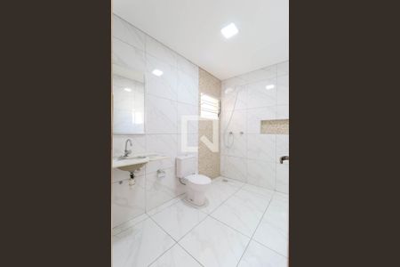 Casa à venda com 220m², 3 quartos e 5 vagas Casa à venda com 220m², 3 quartos e 5 vagasBanheiro Suíte 1