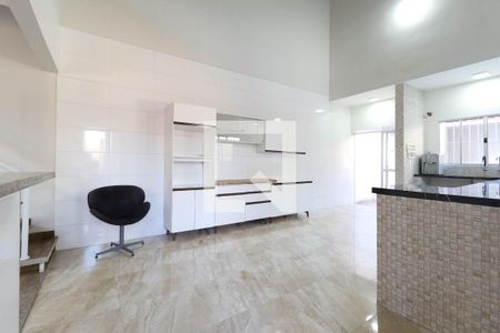 Casa à venda com 220m², 3 quartos e 5 vagas Casa à venda com 220m², 3 quartos e 5 vagasCozinha