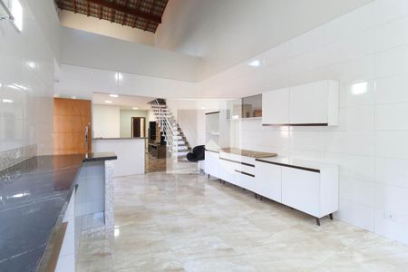 Casa à venda com 220m², 3 quartos e 5 vagas Casa à venda com 220m², 3 quartos e 5 vagasCozinha