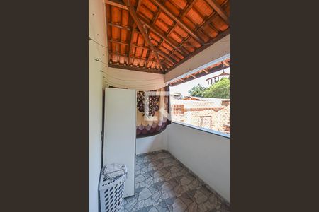 Casa à venda com 198m², 3 quartos e 3 vagasÁrea de Serviço