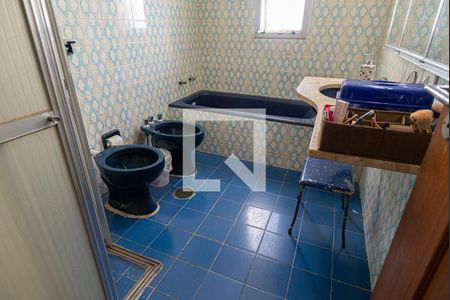 Apartamento à venda com 263m², 4 quartos e 2 vagas Apartamento à venda com 263m², 4 quartos e 2 vagasBanheiro da Suíte