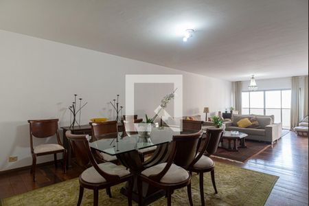 Apartamento à venda com 263m², 4 quartos e 2 vagas Apartamento à venda com 263m², 4 quartos e 2 vagasSala