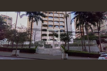 Apartamento à venda com 263m², 4 quartos e 2 vagas Apartamento à venda com 263m², 4 quartos e 2 vagasFachada