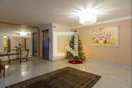 Apartamento à venda com 263m², 4 quartos e 2 vagas Apartamento à venda com 263m², 4 quartos e 2 vagasÁrea comum - Hall Social/Elevador