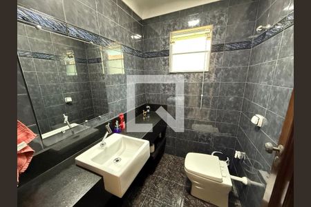 Casa para alugar com 230m², 3 quartos e 3 vagasBanheiro