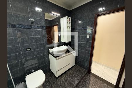 Casa para alugar com 230m², 3 quartos e 3 vagasBanheiro 2