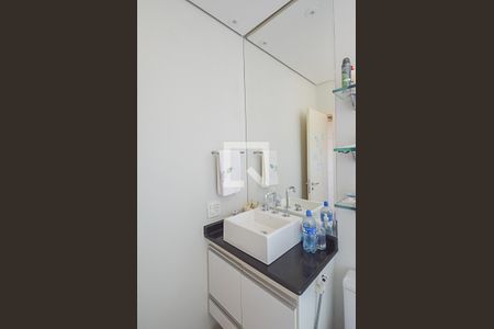 Casa de condomínio à venda com 101m², 3 quartos e 2 vagas Casa de condomínio à venda com 101m², 3 quartos e 2 vagasBanheiro da Suíte