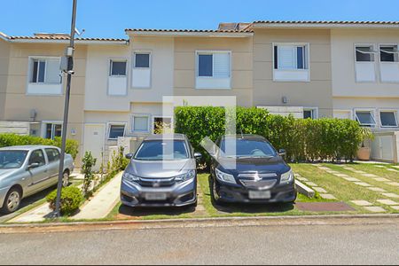 Casa de condomínio à venda com 101m², 3 quartos e 2 vagas Casa de condomínio à venda com 101m², 3 quartos e 2 vagasFachada