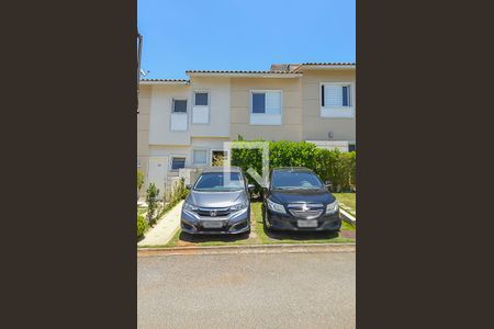Casa de condomínio à venda com 101m², 3 quartos e 2 vagas Casa de condomínio à venda com 101m², 3 quartos e 2 vagasFachada