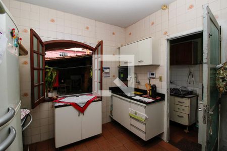 Casa para alugar com 309m², 3 quartos e 4 vagasCozinha 