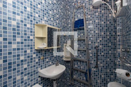 Banheiro de Serviço de casa de condomínio para alugar com 4 quartos, 134m² em Tucuruvi, São Paulo