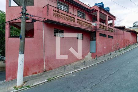 Casa para alugar com 99m², 2 quartos e sem vaga Casa para alugar com 99m², 2 quartos e sem vagaFachada