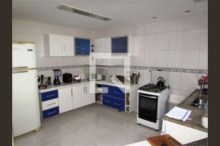 Casa à venda com 4 quartos, 193m² em Vila Gustavo, São Paulo